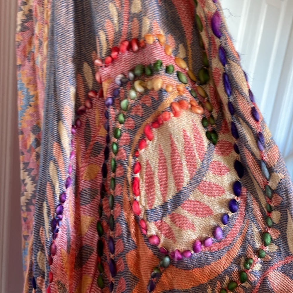 Raj Rose Vest thick stitch embroidery bold pattern boho contemporary breezy vest - Picture 6 of 12